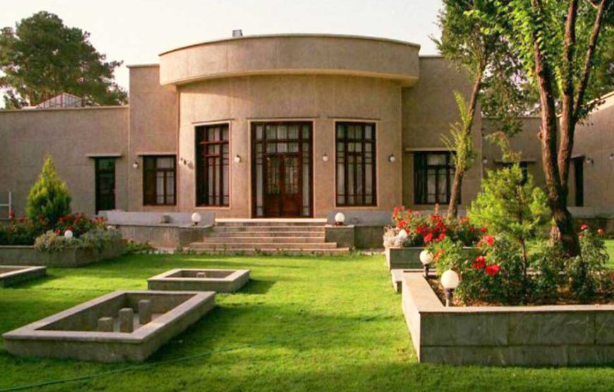 Apadana Hotel Persepolis