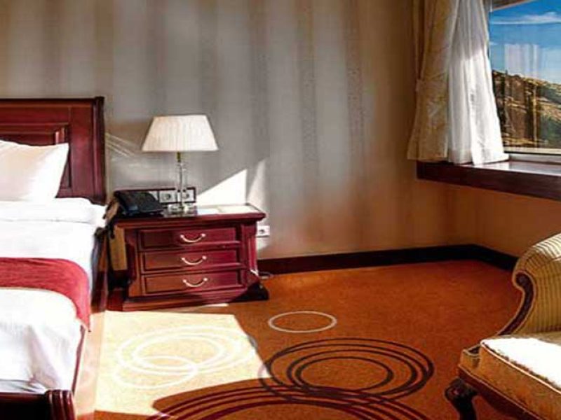 double room shiraz grand hotel